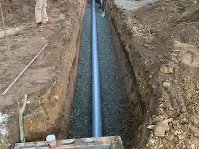 Tubería de infiltración sobre cama de grava